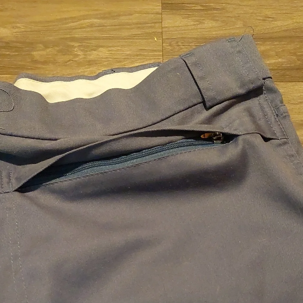 Vintage Coaches Sportif Men's Navy Cargo Shorts - Picture 4 of 7